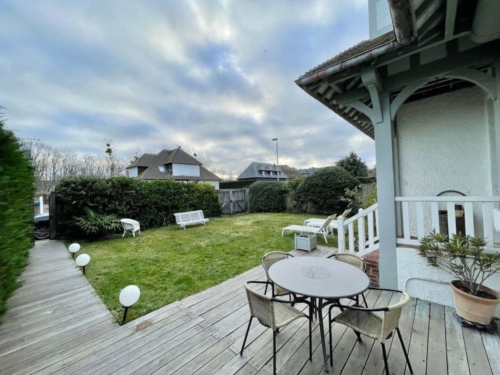Sale Luxury house Benerville-sur-Mer 9 Rooms 120 m² 2