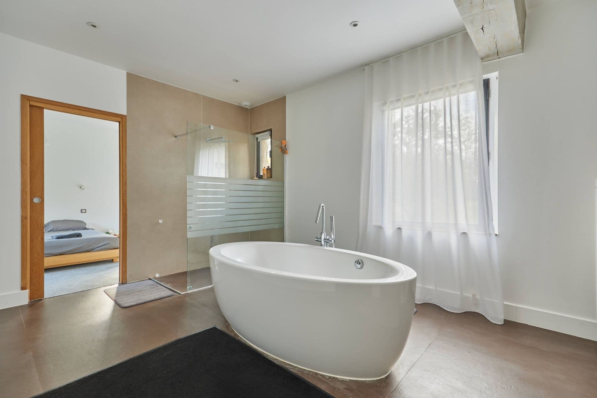 Sale Luxury house Ouilly-du-Houley 6 Rooms 265 m² 12