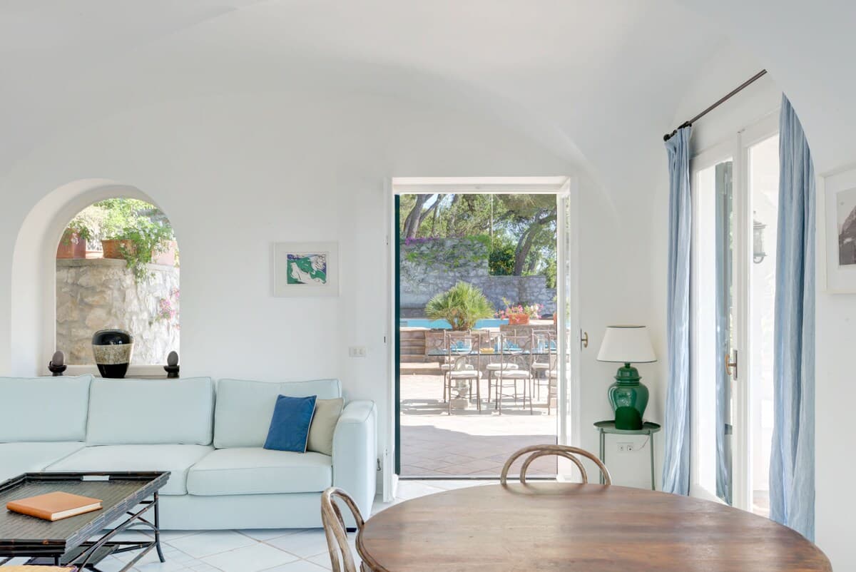 Villa Grotta Azzurra 6
