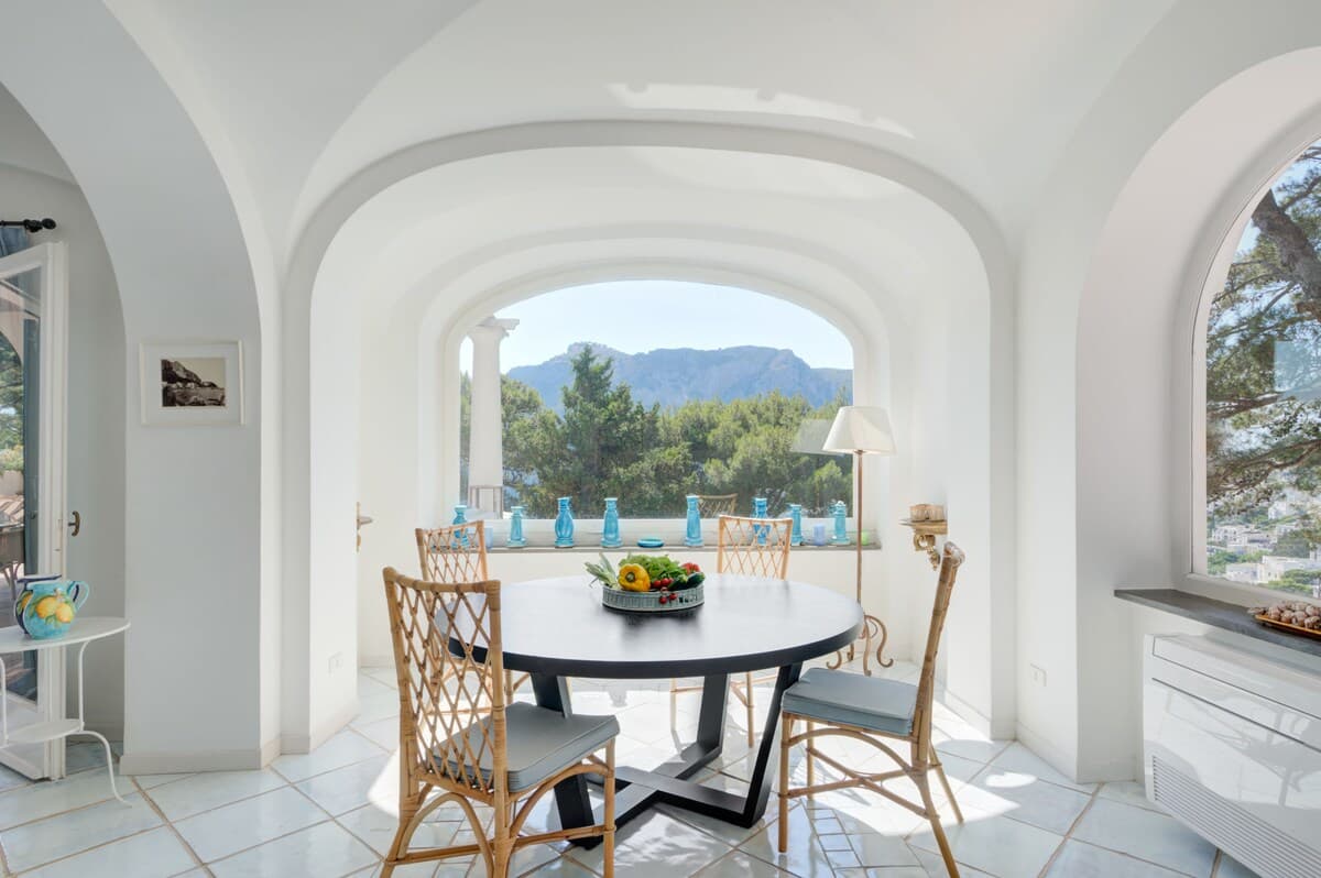 Villa Grotta Azzurra 8