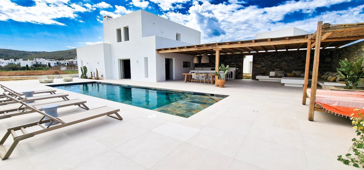 Paros