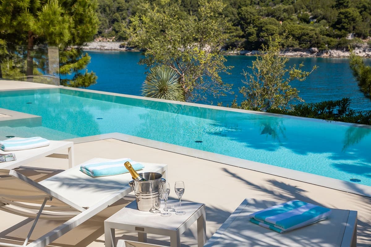 Villa Pakleni 7
