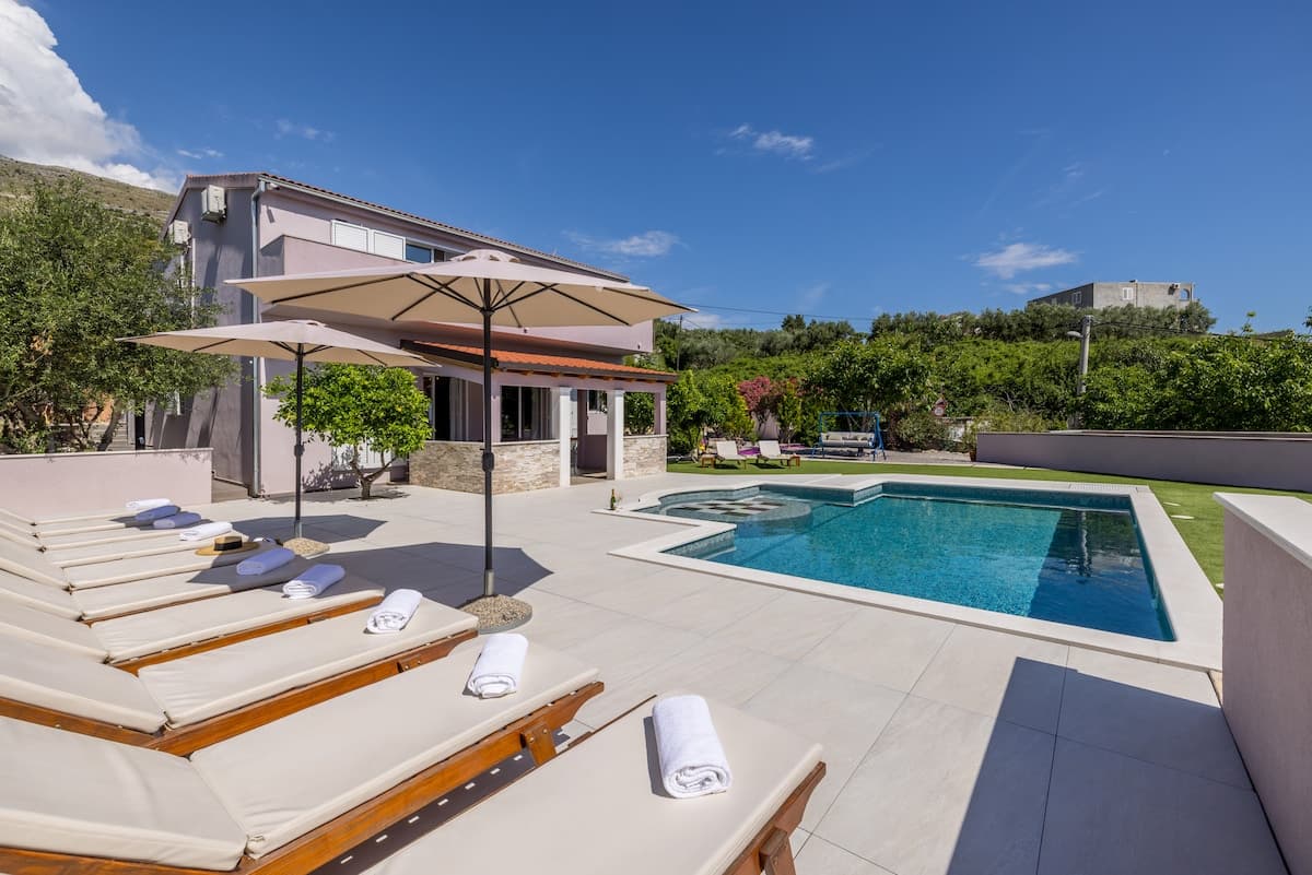 Villa Vis 4