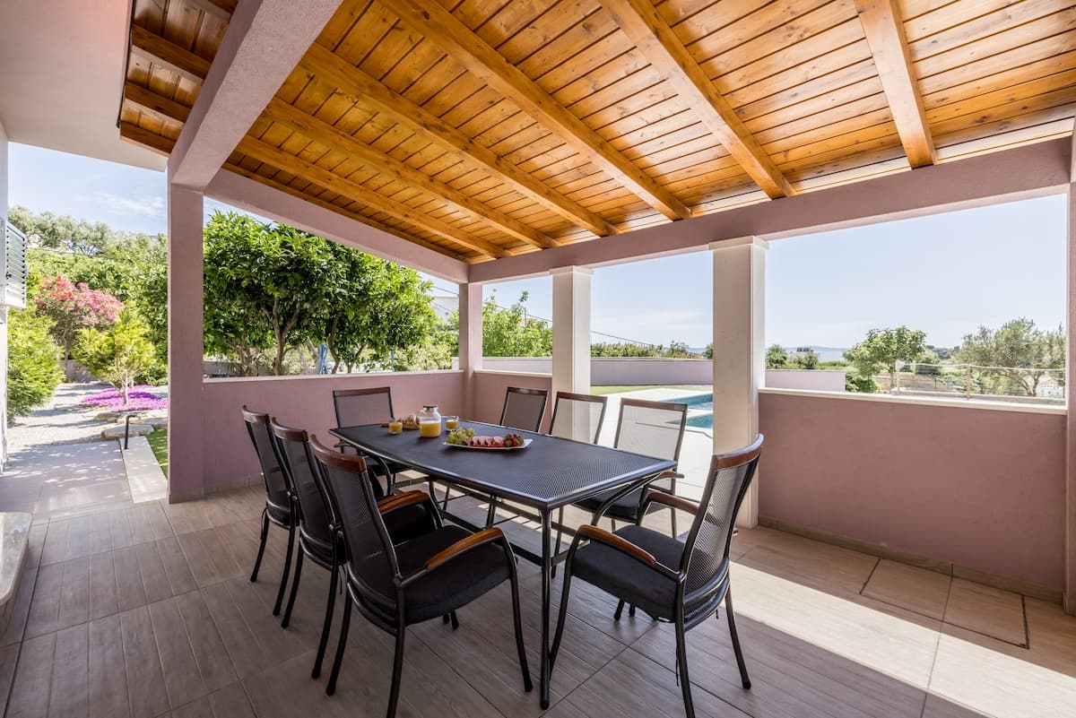 Villa Vis 9