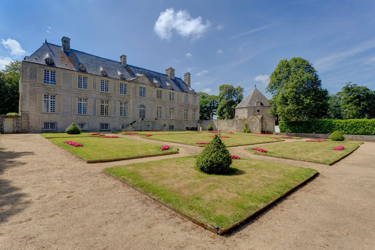 Chateau Les Douves 3