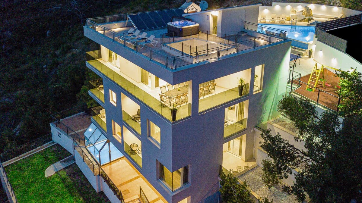 Villa Brela 3