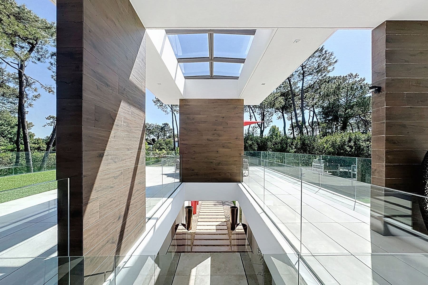 ARCHITECT-DESIGNED VILLA WITH OCEAN AND GOLF VIEWS- Biarritz