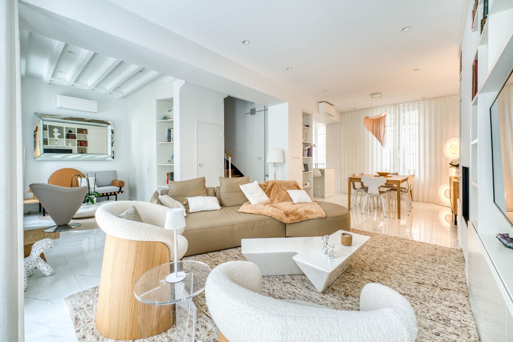 Seaside Bourgeois House