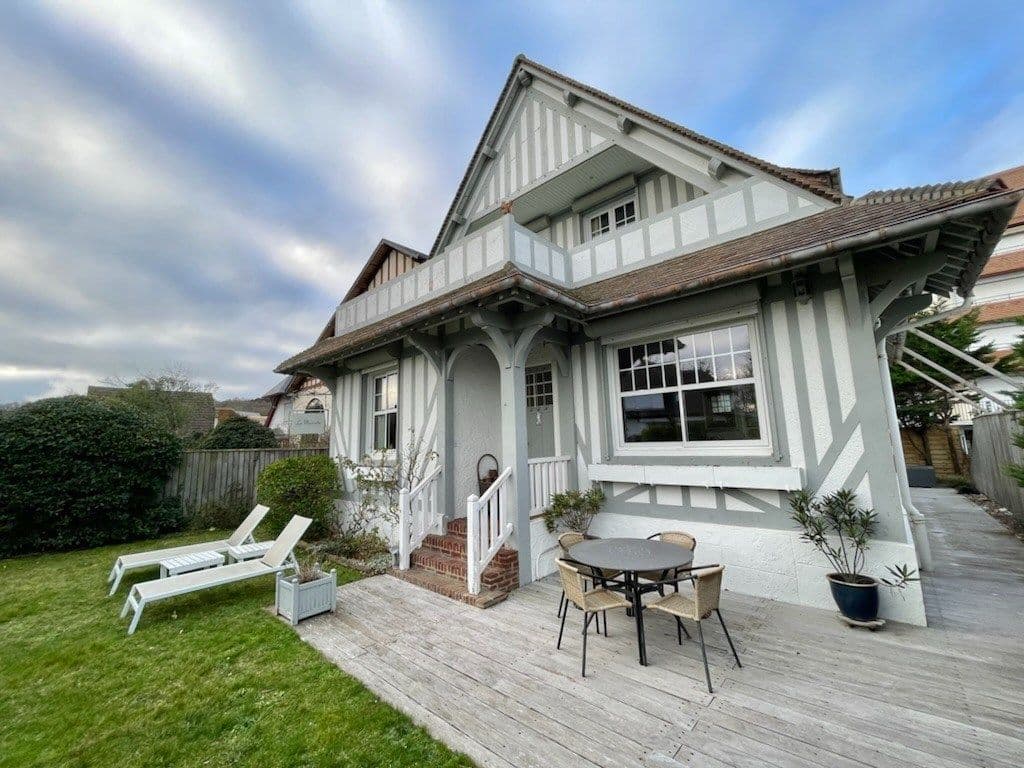 Sale Luxury house Benerville-sur-Mer 9 Rooms 120 m²