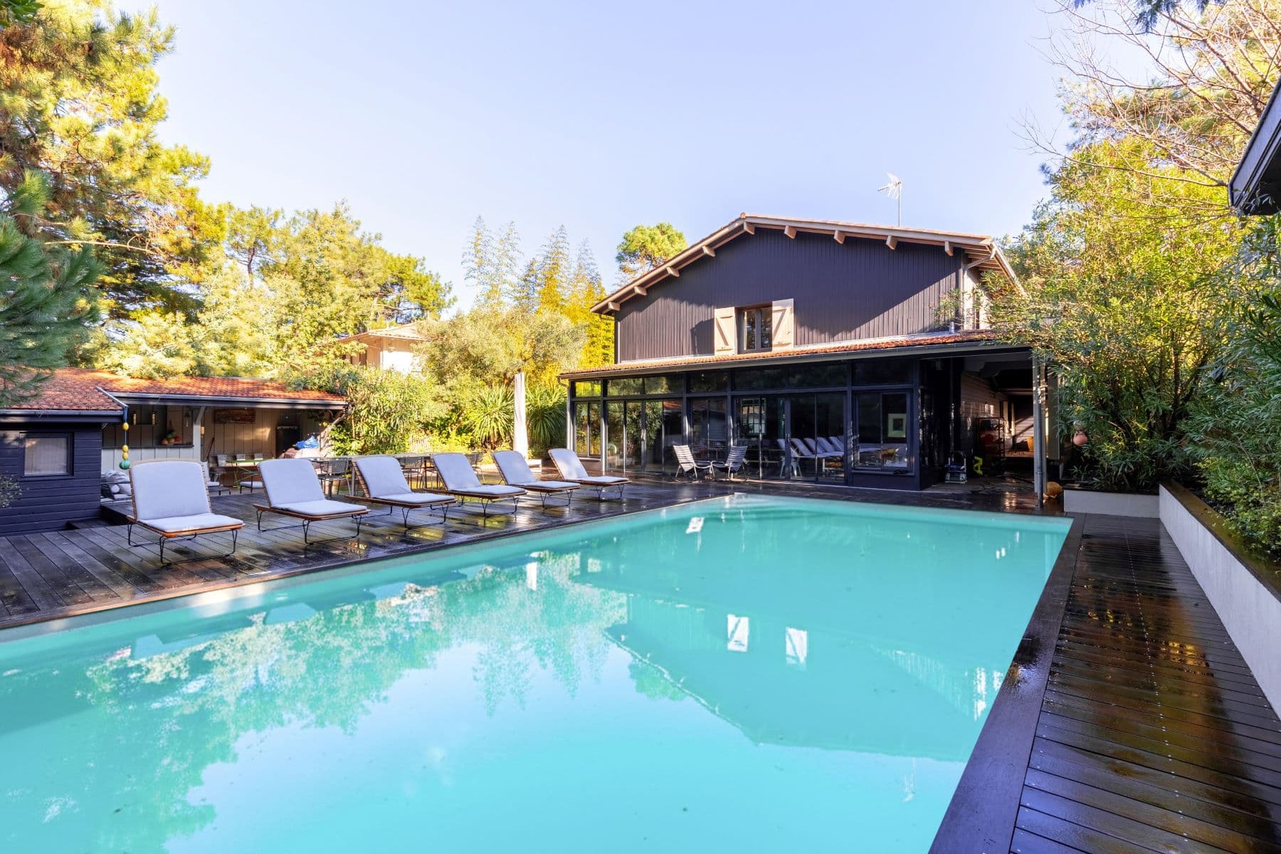 CAP FERRET PENINSULA - TURNKEY FAMILY VILLA WITH SWIMMING POOL AND NEAR THE OCE…