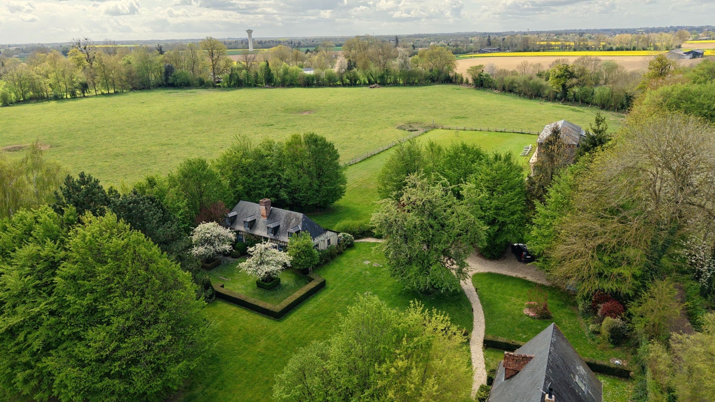 Sale Luxury house Morainville-Jouveaux 10 Rooms 530 m²