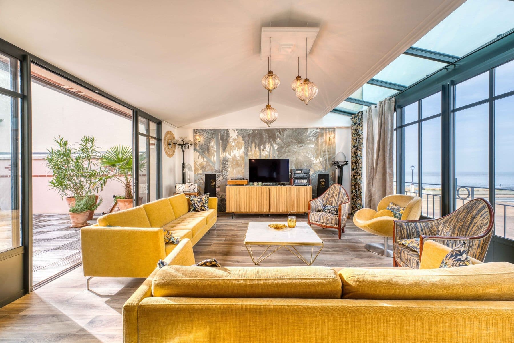 Exceptional Home with Sea View – High-End Features