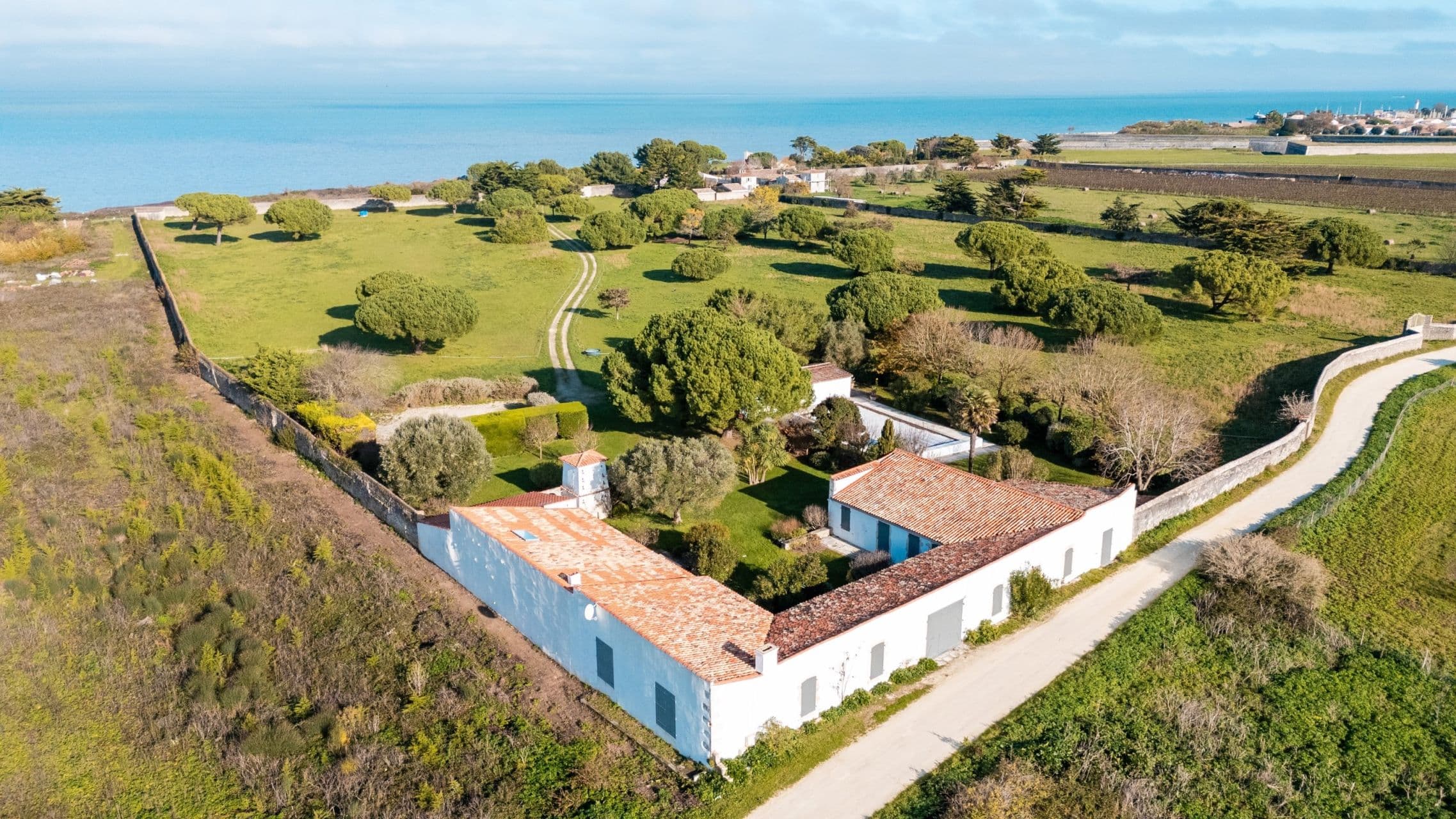 Sale Luxury house Saint-Martin-de-Ré 11 Rooms 278 m² 17