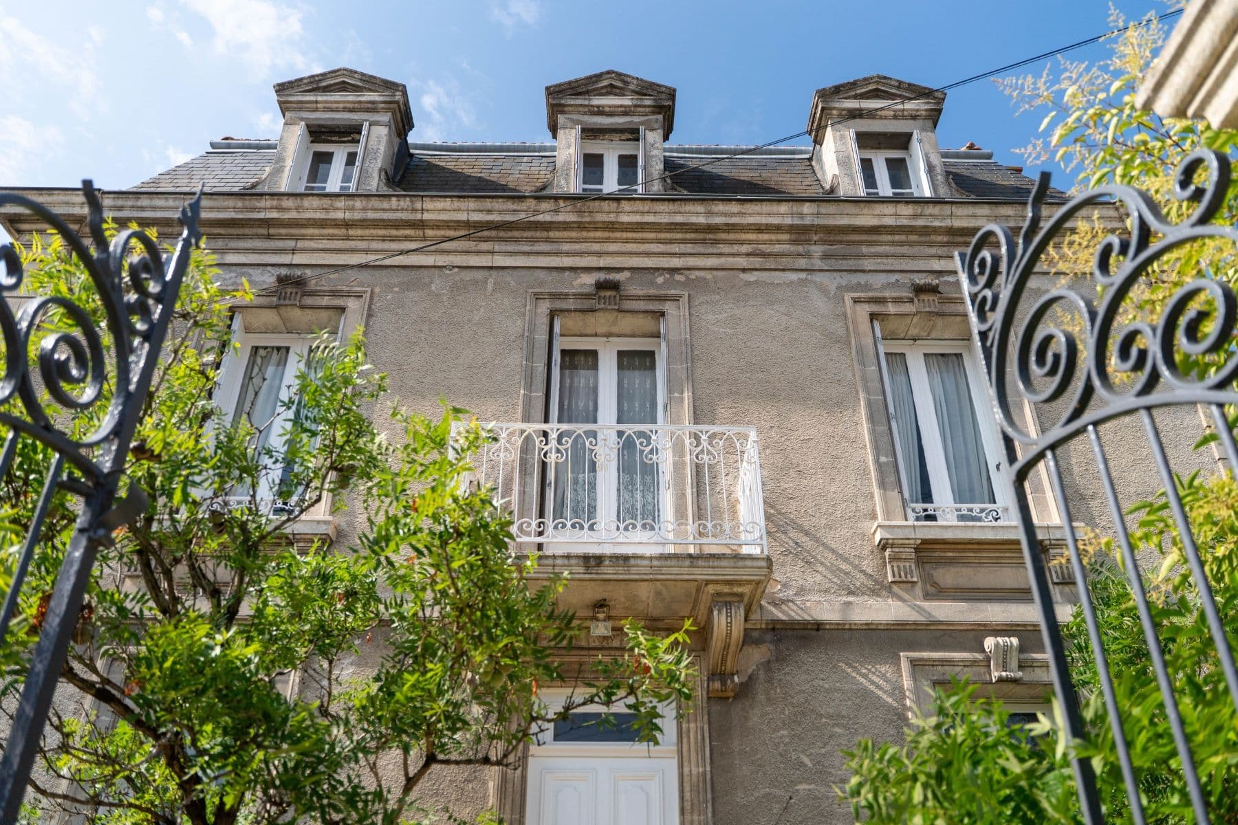 Unique Property in the Heart of La Genette