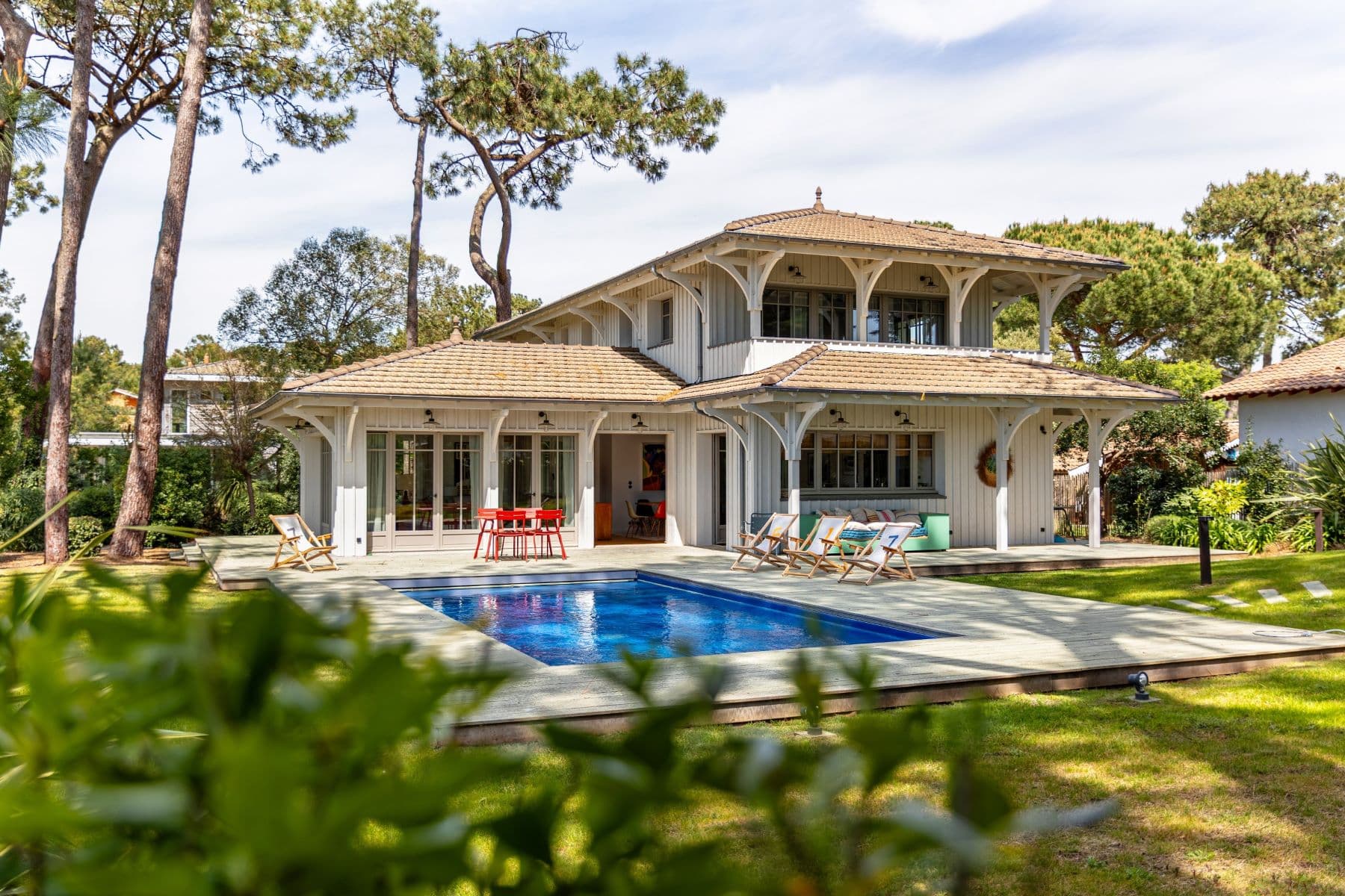 CAP FERRET PENINSULA - FAMILY VILLA WITH SWIMMING POOL